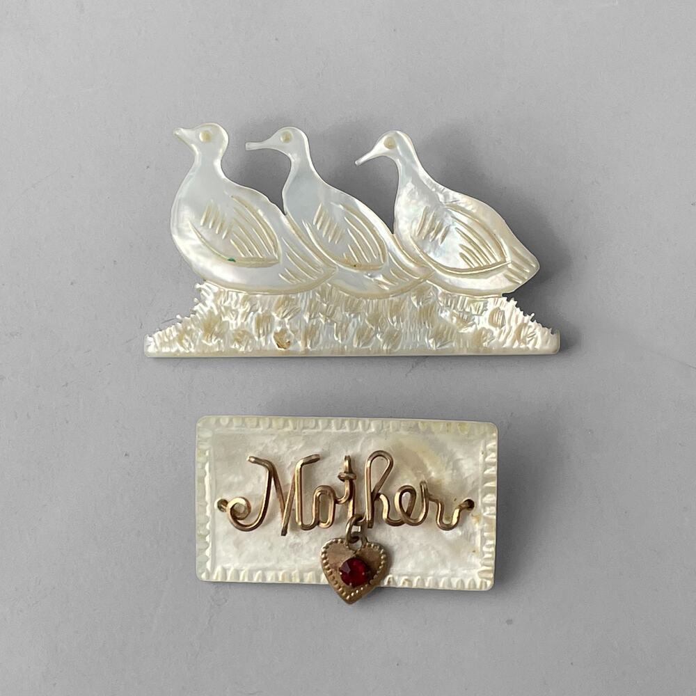 VTG Mother of Pearl Brooch Lot WW2 SweetHeart  Pin Ducks Mid Century Shell 40s